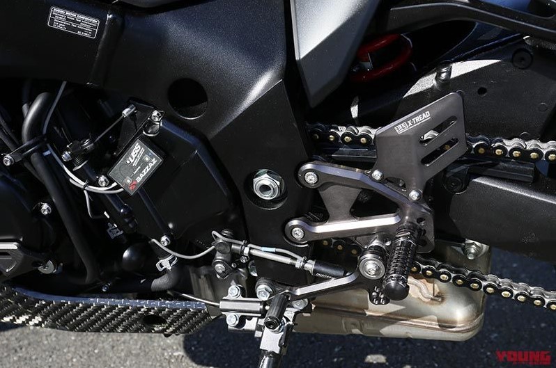 Bộ g&aacute;c ch&acirc;n v&agrave; Quickshift tr&ecirc;n Suzuki Katana Yoshimura Edition