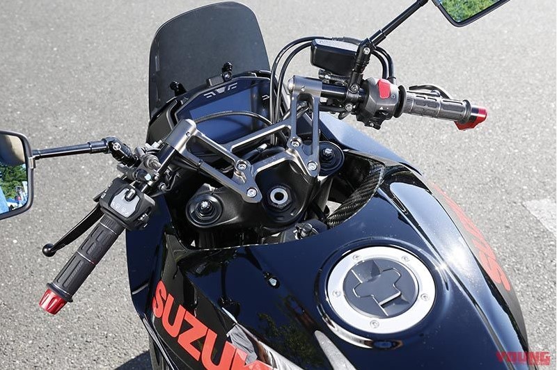 Suzuki Katana với bộ tay l&aacute;i độ ấn tượng