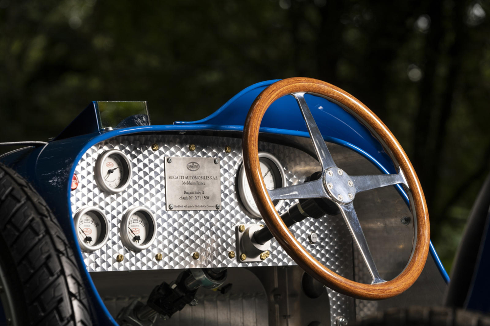 Hệ thống l&aacute;i đậm chất cổ điển của Bugatti Baby II