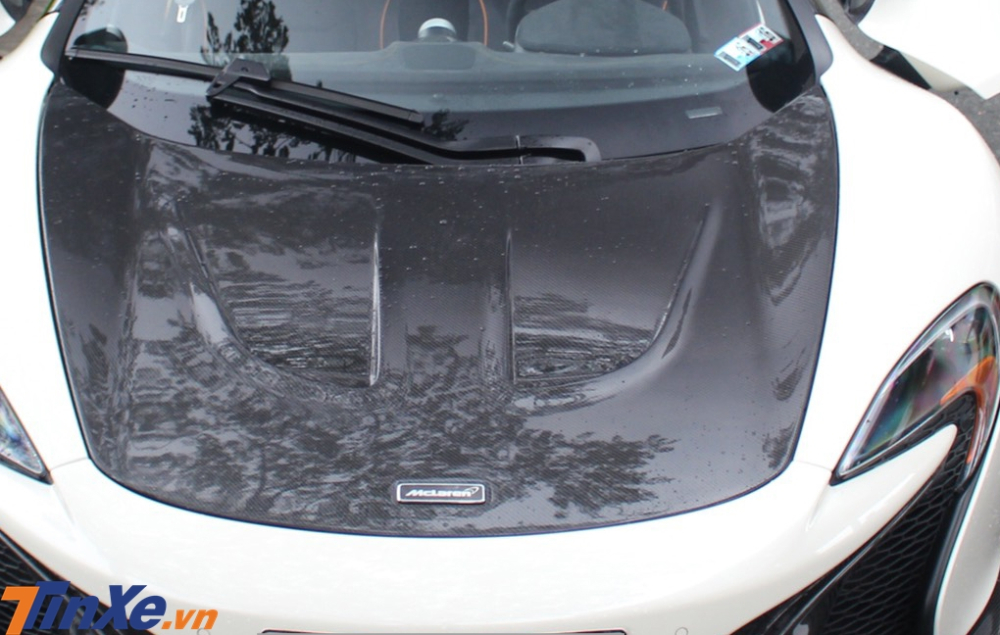 Nắp cap&ocirc; McLaren P1 tr&ecirc;n si&ecirc;u xe mui trần McLaren 650S Spider tại Việt Nam