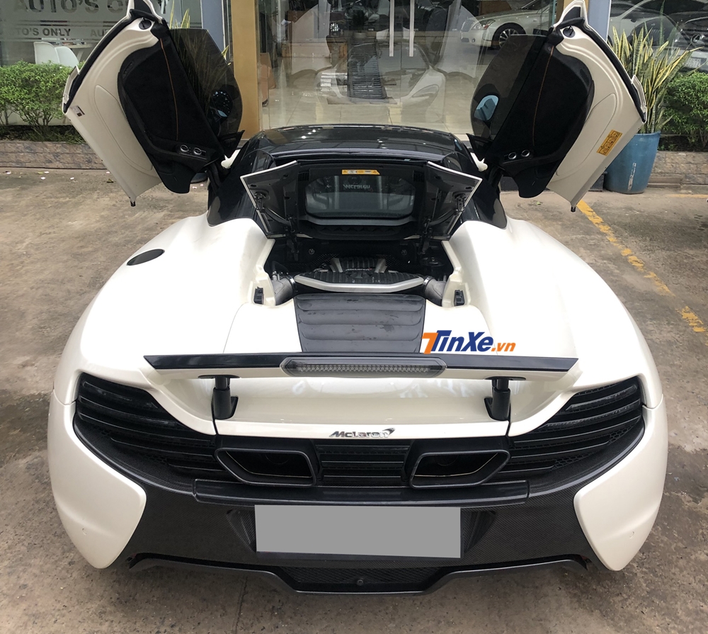 Phần đu&ocirc;i xe nhiều khả năng sắp tới sẽ được chủ nh&acirc;n độ c&aacute;nh gi&oacute; đu&ocirc;i bằng carbon