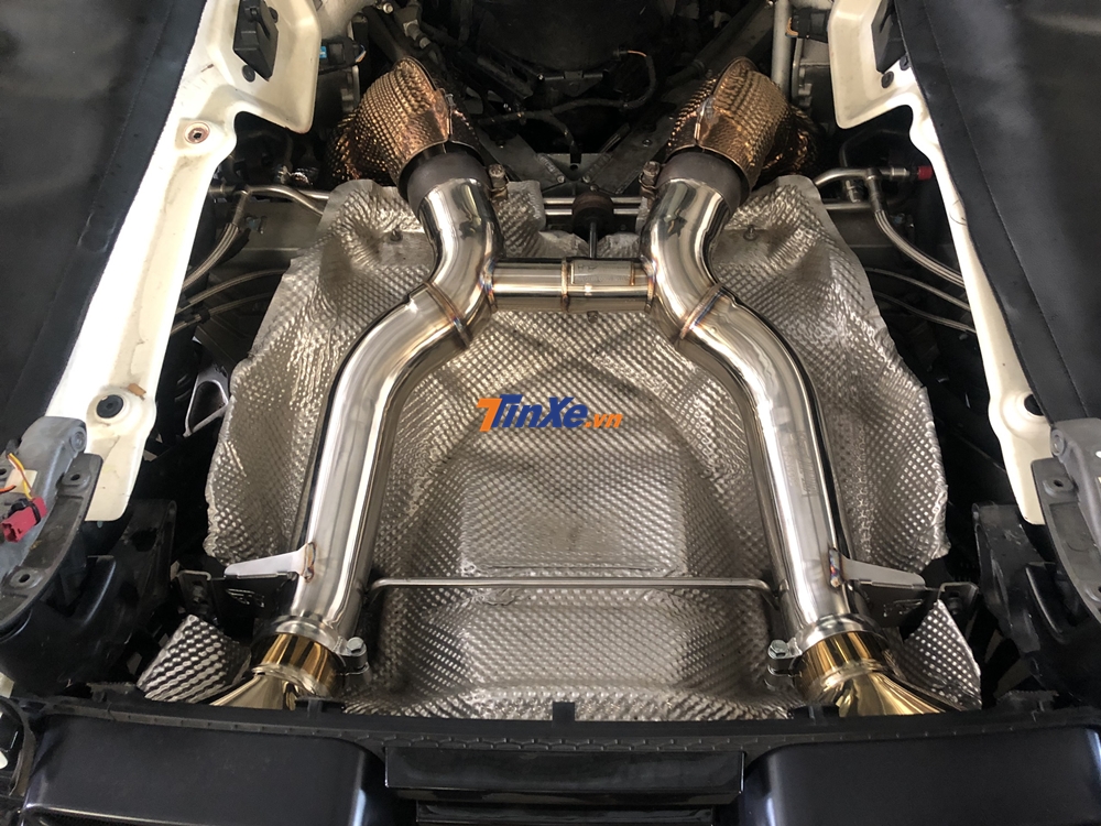 Ống xả độ IPE gi&uacute;p McLaren 650S Spider giảm trọng lượng khoảng 4,3 kg