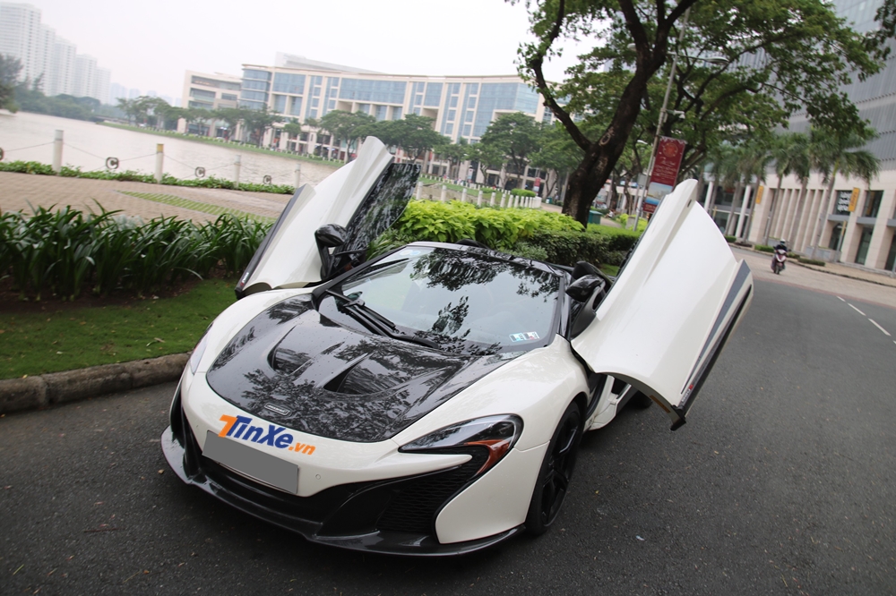 Đ&acirc;y hiện l&agrave; chiếc McLaren 650S Spider thứ 2 ở Việt Nam c&oacute; sự thay đổi ở body kit
