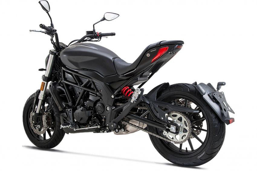Benelli 502C mang thiết kế cruiser thể thao cao cấp