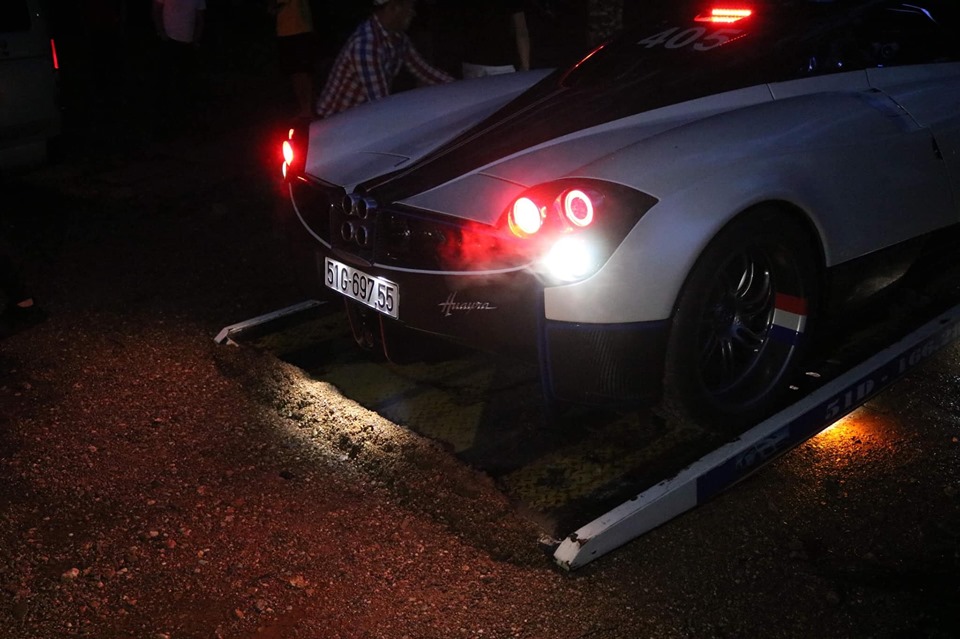 Pagani Huayra của Minh Nhựa sở hữu khối động cơ V12 do Mercedes-AMG sản xuất