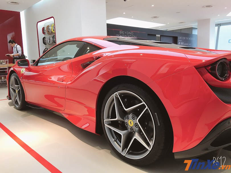 V&igrave; thế giới m&ecirc; xe rất tin tưởng v&agrave;o sự c&oacute; mặt của si&ecirc;u xe Ferrari F8 Tributo tại Việt Nam trong thời gian sắp tới đ&acirc;y