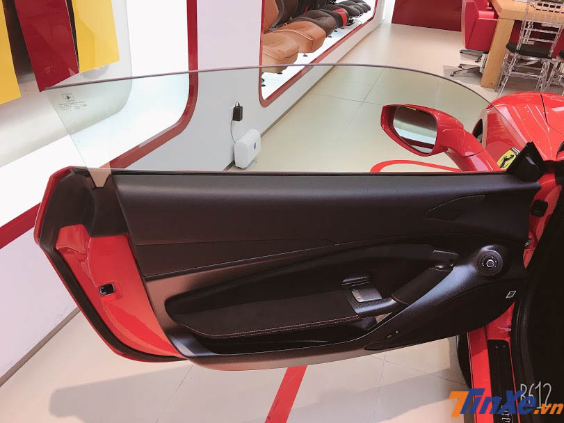 H&atilde;ng si&ecirc;u xe &Yacute; tuy&ecirc;n bố rằng Ferrari F8 Tributo c&oacute; khả năng tăng tốc từ vị tr&iacute; xuất ph&aacute;t l&ecirc;n 100 km/h chỉ trong thời gian 2,9 gi&acirc;y