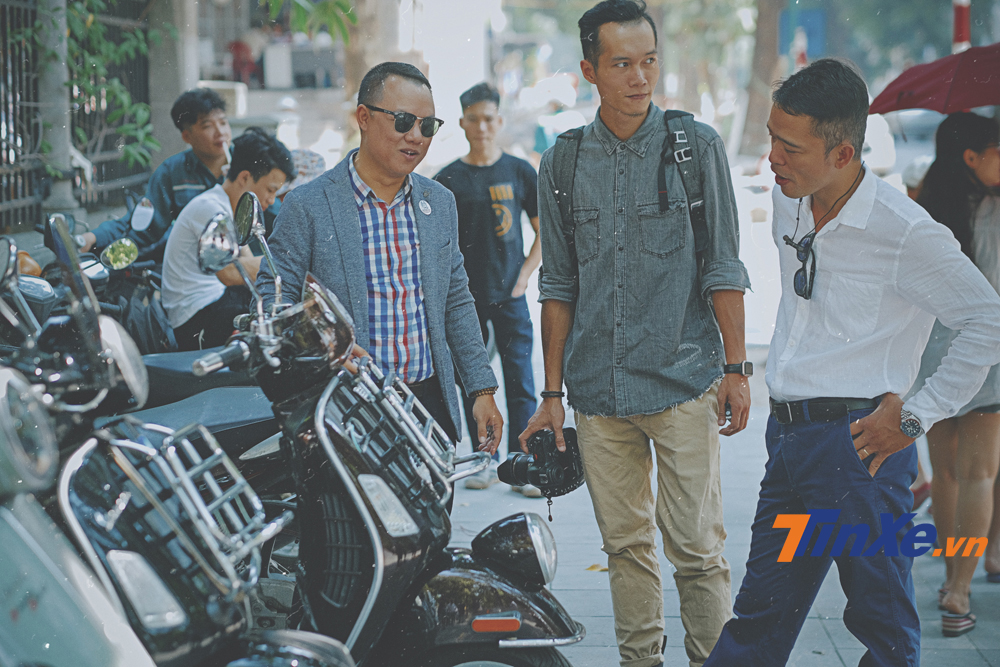 Đ&acirc;y cũng l&agrave; dịp để những người chơi xe Vespa gặp gỡ v&agrave; giao lưu với nhau.