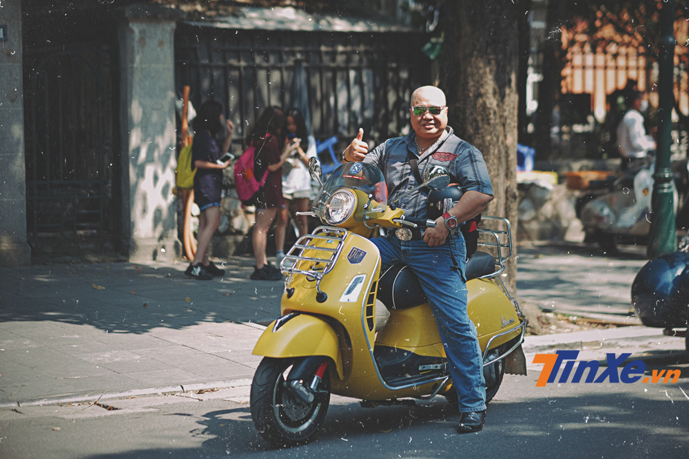 Anh Ho&agrave;ng Pane - vừa l&agrave; một qu&yacute; &ocirc;ng chơi xe Vespa nhưng cũng đồng thời l&agrave; một qu&yacute; &ocirc;ng sở hữu cả Harley-Davidson v&agrave; BMW.