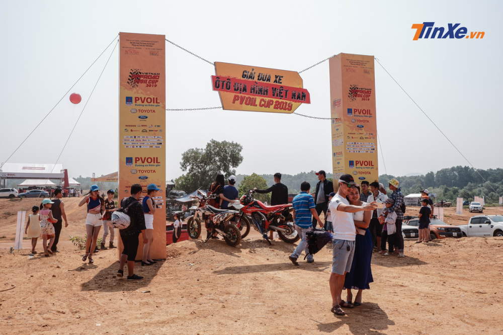 Cổng check-in l&agrave; khu vực kh&ocirc;ng thể bỏ lỡ của kh&aacute;n giả đến xem giải