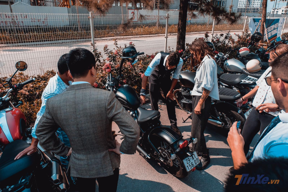 Đ&acirc;y cũng l&agrave; dịp để c&aacute;c biker, c&aacute;c qu&yacute; &ocirc;ng đến từ trong nước hay quốc tế c&oacute; thể giao lưu v&agrave; tr&ograve; chuyện với nhau về những chiếc xe