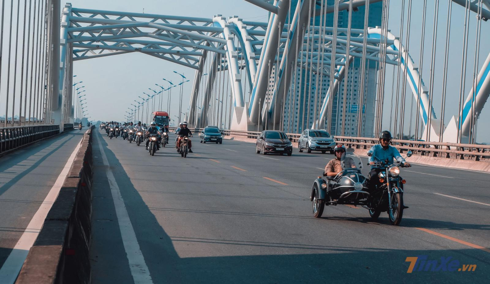 Từ một v&agrave;i năm trở lại đ&acirc;y, việc lựa chọn cung đường cho c&aacute;c qu&yacute; &ocirc;ng đ&atilde; tr&aacute;nh những con phố đ&ocirc;ng đ&uacute;c trong nội th&agrave;nh. Thay v&agrave;o đ&oacute; l&agrave; lịch tr&igrave;nh di chuyển qua Quận Long Bi&ecirc;n rồi quay trở lại Ciputra qua đường đ&ecirc; Y&ecirc;n Phụ.
