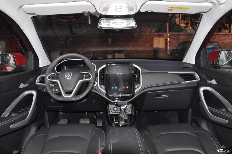 Nội thất b&ecirc;n trong Baojun 530 2020