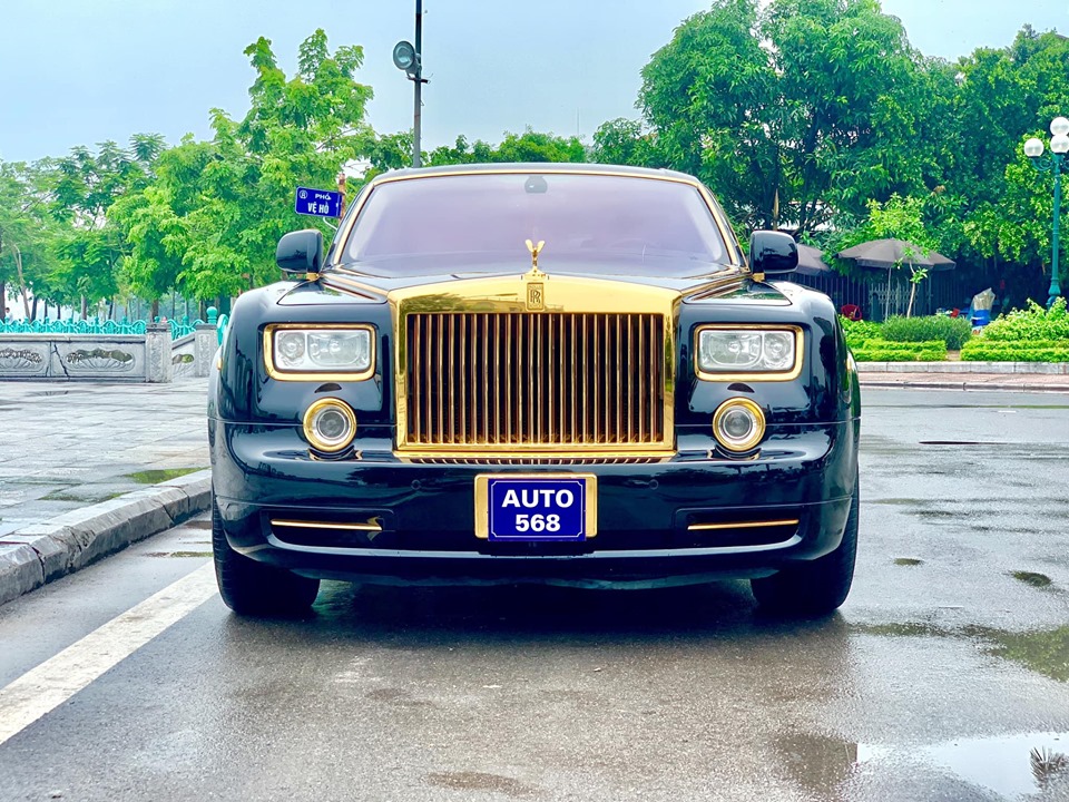 Rolls-Royce Phantom đời cũ mạ v&agrave;ng 24k được rao b&aacute;n 15 tỷ đồng