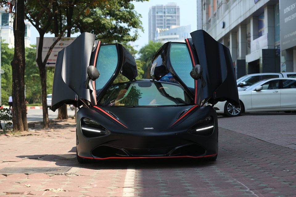 McLaren 720S Batman tại H&agrave; Nội
