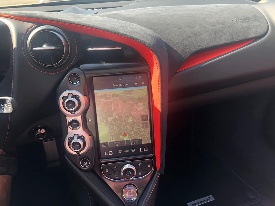 McLaren 720S Spider chỉ c&oacute; thể đạt vận tốc tối đa 325 km/h khi mở mui