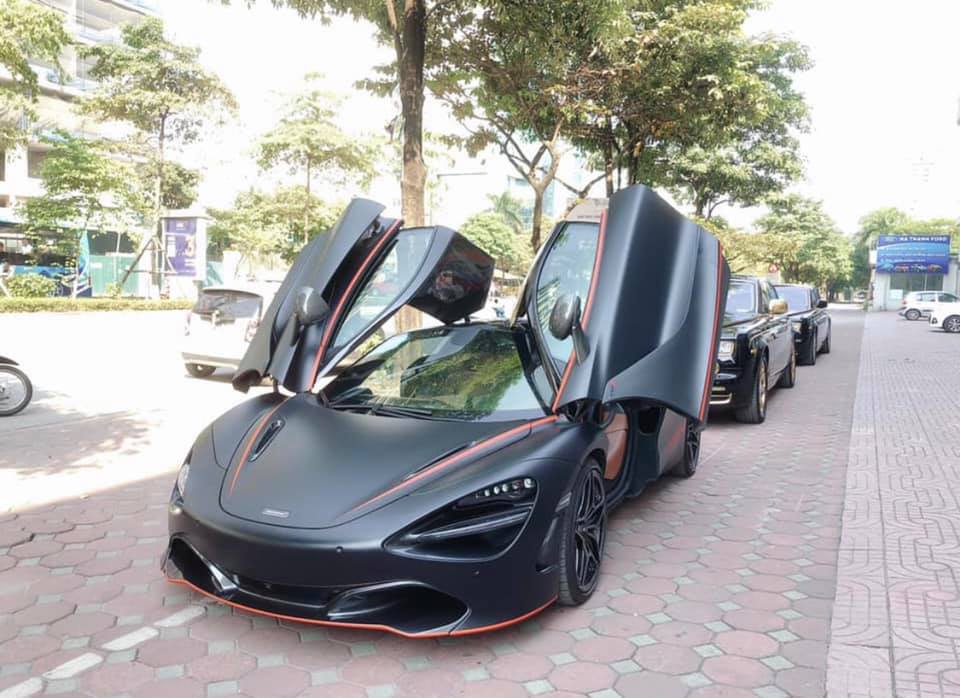 McLaren 720S c&ugrave;ng cặp đ&ocirc;i Rolls-Royce Phantom mạ v&agrave;ng, độ bản Rồng xếp h&agrave;ng d&agrave;i tại H&agrave; Nội