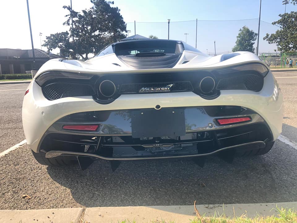 McLaren 720S Spider chỉ mất thời gian 11 gi&acirc;y để thực hiện thao t&aacute;c đ&oacute;ng hoặc mở mui xe