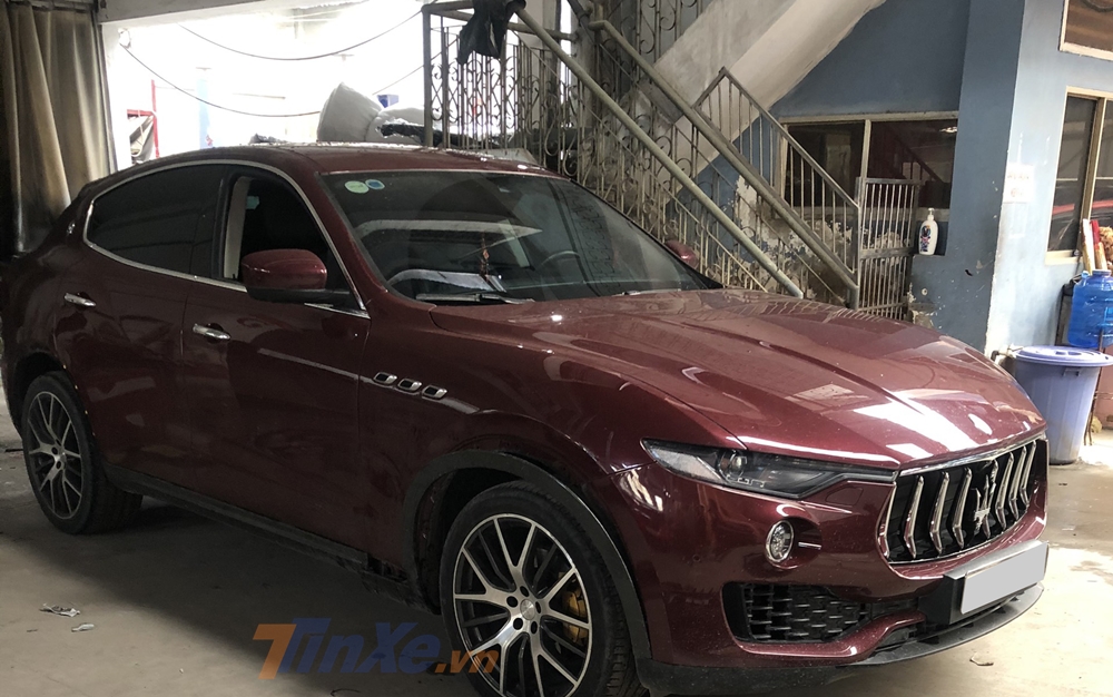Maserati Levante m&agrave;u đỏ Rosso Rubino hiếm hoi tại Việt Nam l&uacute;c chưa độ