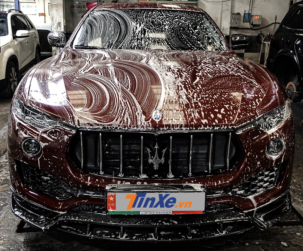 Tại Việt Nam c&oacute; kh&ocirc;ng qu&aacute; 5 chiếc Maserati Levante được độ body kit