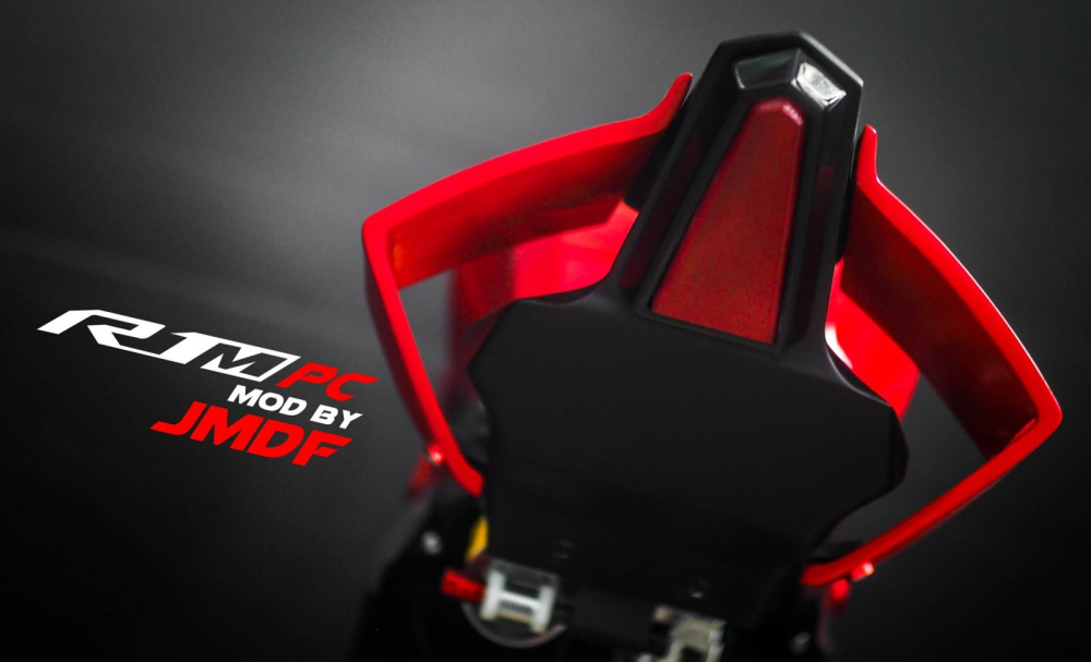 Tạo h&igrave;nh đu&ocirc;i xe giống hệt như đu&ocirc;i xe Yamaha R1M