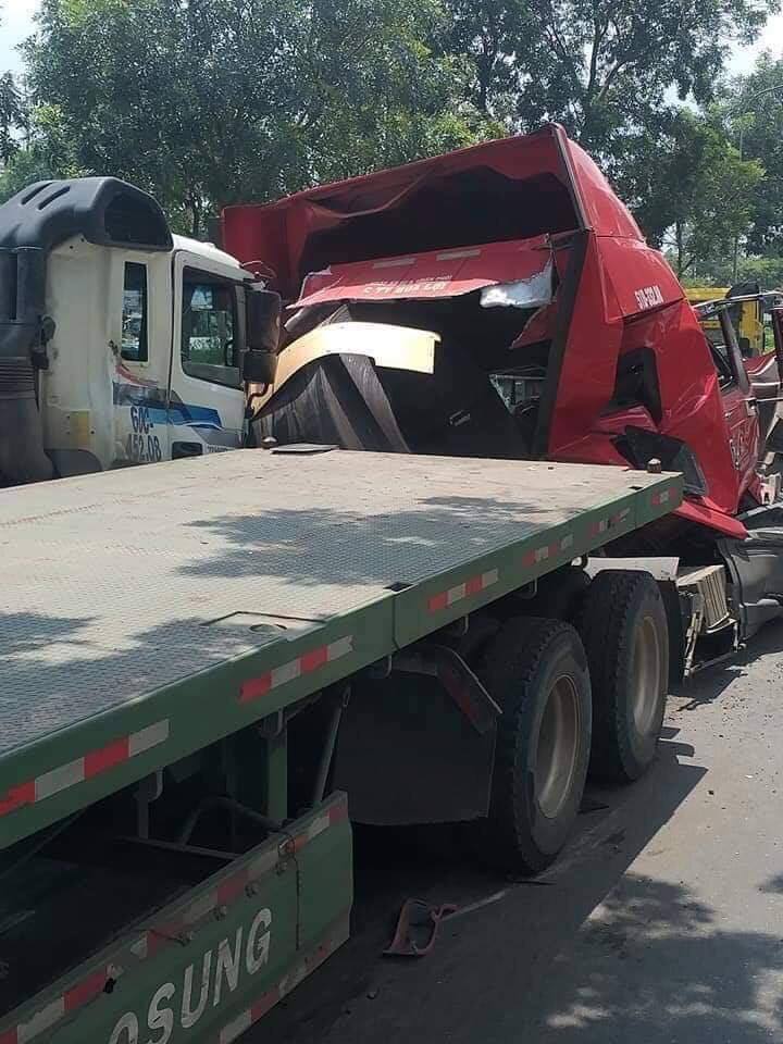 Hiện trường vụ tai nạn nghi&ecirc;m trọng tr&ecirc;n đường Nguyễn Văn Linh