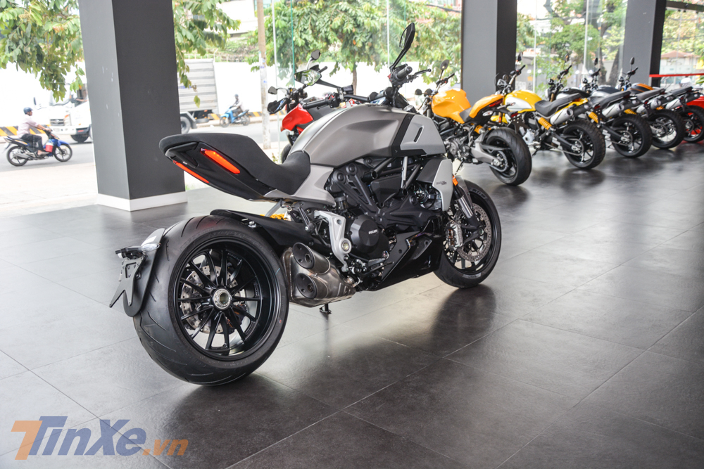Ducati Diavel 1260 bản tiêu chuẩn có giá chào bán 800 triệu đồng Ducati Diavel 1260 bản tiêu chuẩn có giá chào bán 800 triệu đồng