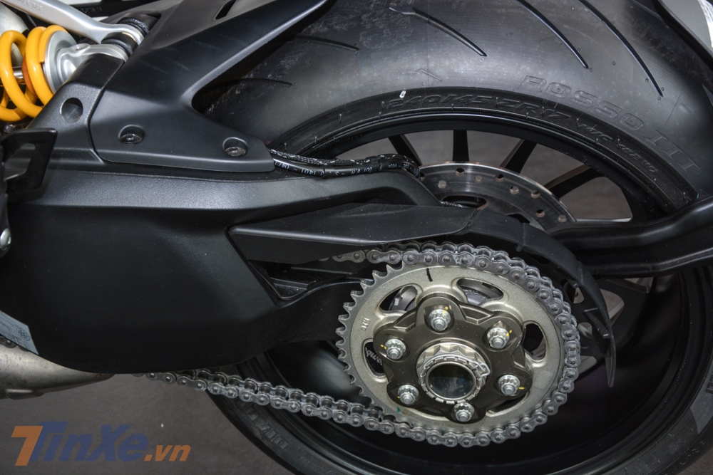 Động cơ này đi cùng công nghệ van biến thiên Desmodromic Variable Timing Động cơ này đi cùng công nghệ van biến thiên Desmodromic Variable Timing