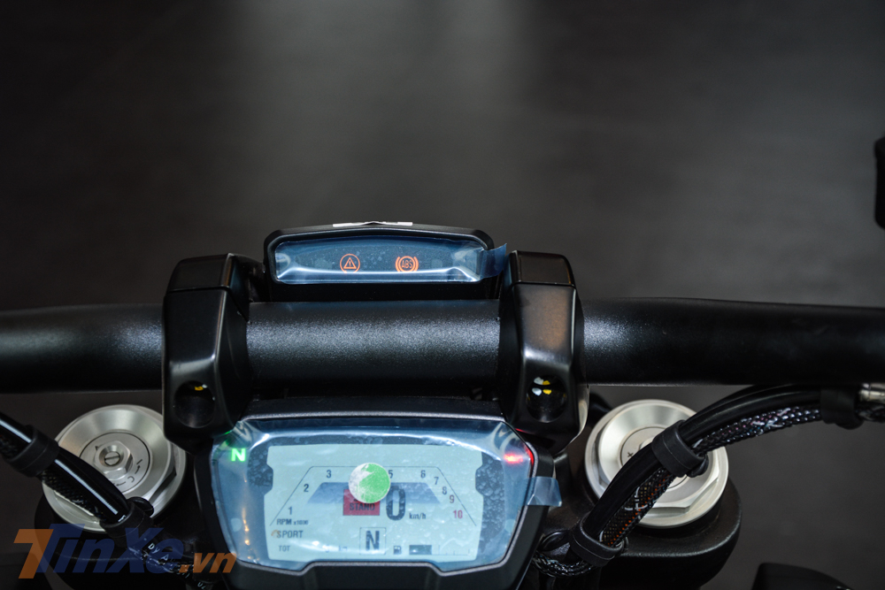 Bảng đồng hồ trên Ducati Diavel 1260 Bảng đồng hồ trên Ducati Diavel 1260
