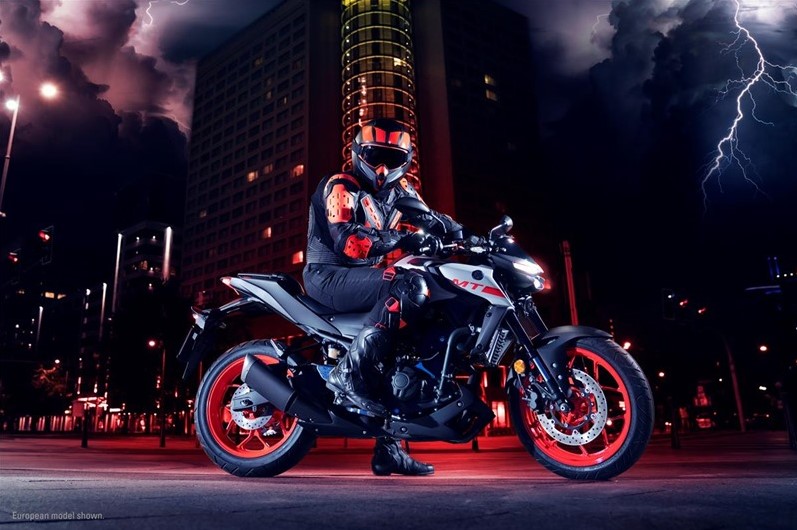 Phuộc hành trình ngược giúp Yamaha MT-03 2020 sở hữu ngoại hình cao cấp và cứng cáp hơn