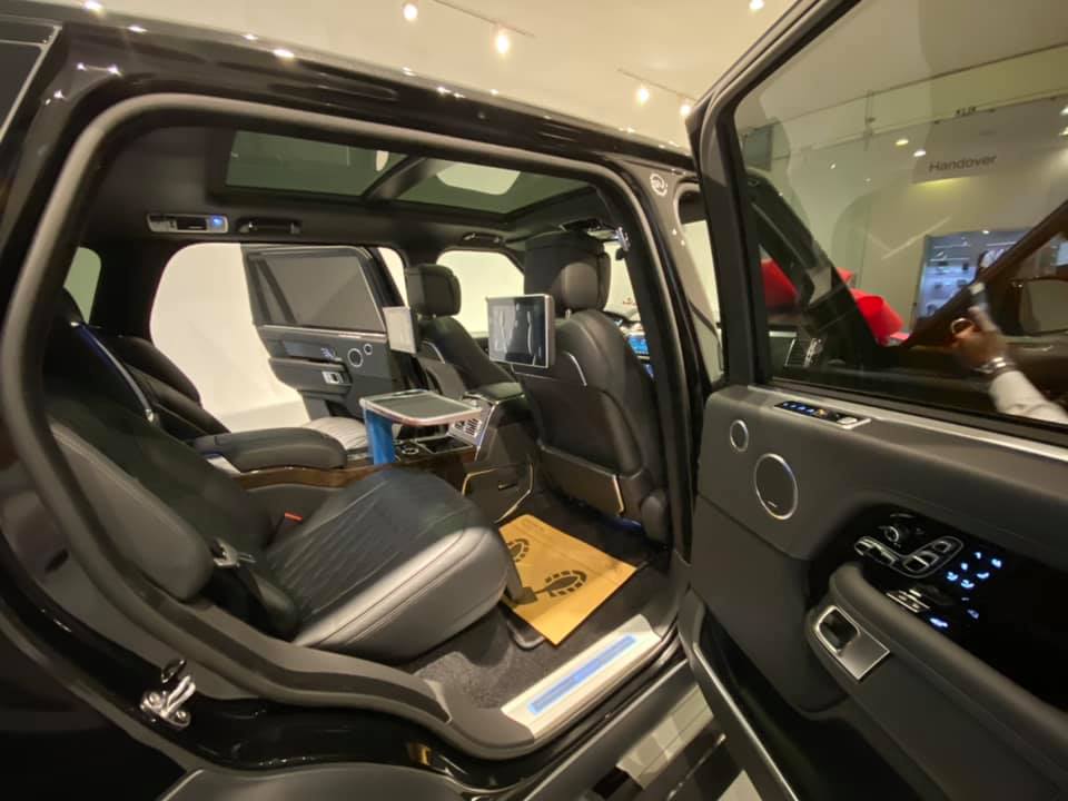Nội thất SUV hạng sang Range Rover SVAutobiography 2019 ch&iacute;nh h&atilde;ng đầu ti&ecirc;n ở Việt Nam