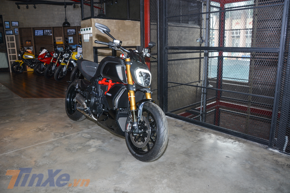 Ducati Diavel 1260S 2019 c&oacute; gi&aacute; 900 triệu đồng tại Việt Nam
