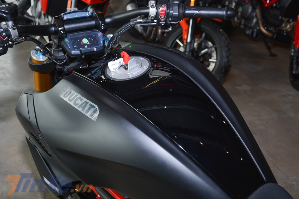Ducati Diavel 1260S 2019 sở hữu m&agrave;u sơn đen mờ huyền b&iacute; Thrilling Black