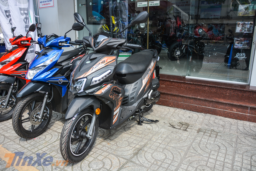 Phiên bản đặc biệt của Benelli VZ125i 2019 có màu sơn đen mờ rất cá tính