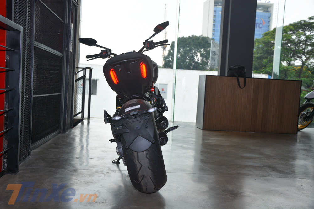 Ducati Diavel 1260S c&oacute; mức ti&ecirc;u thụ nhi&ecirc;n liệu 5.4 l&iacute;t/100km