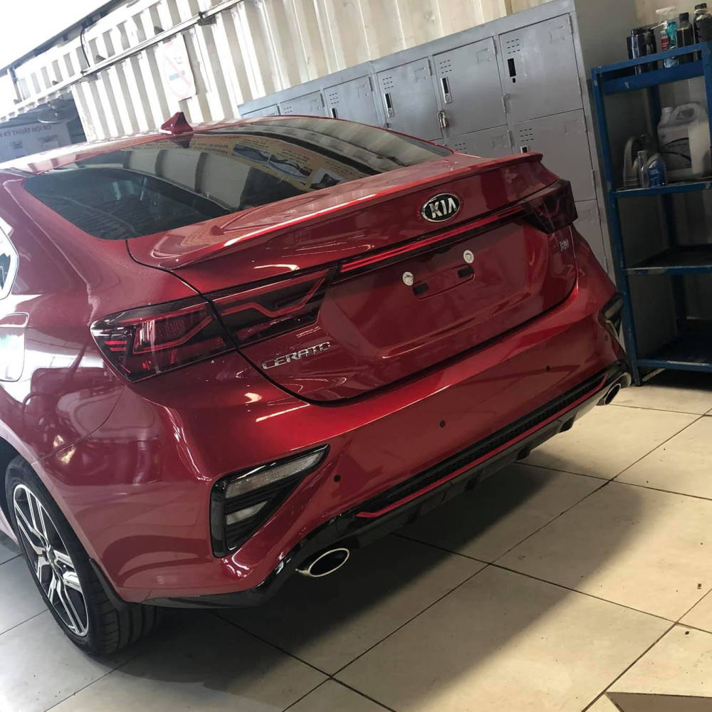 Kia Cerato Premium giờ đ&acirc;y c&oacute; ốp cản sau mới, hệ thống ống xả n&acirc;ng cấp từ 1 l&ecirc;n th&agrave;nh 2