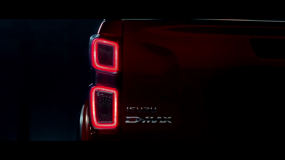 Cụm đ&egrave;n hậu mới của mẫu xe b&aacute;n tải n&agrave;y
