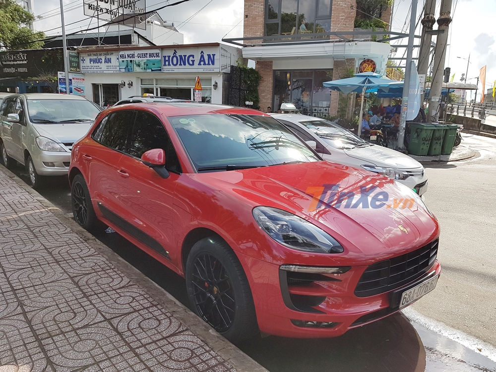 Porsche Macan GTS m&agrave;u đỏ rực tại Ph&uacute; Quốc