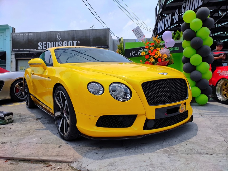 Bentley Continental GT V8 m&agrave;u v&agrave;ng rực