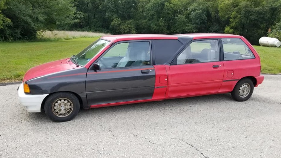 Nó có gốc gác là hai chiếc Ford Festiva 1993