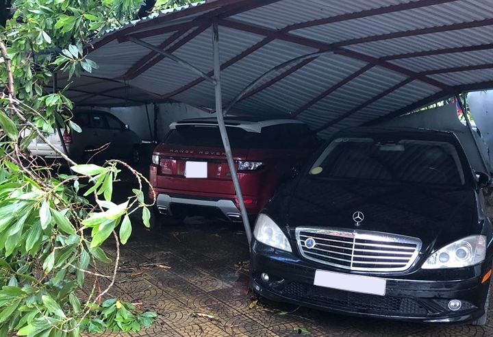 Bức ảnh n&agrave;y khiến cư d&acirc;n mạng đ&ugrave;a rằng đen v&agrave; bạc nhưng lại rất đỏ, c&ograve;n đỏ lại qu&aacute; đen