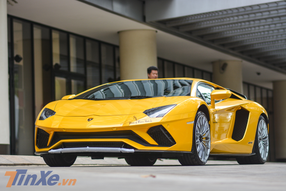 Hiện số lượng si&ecirc;u xe Lamborghini Aventador tại Việt Nam hơn 13 chiếc nhưng chỉ c&oacute; duy nhất một chiếc thuộc phi&ecirc;n bản Lamborghini Aventador S LP740-4