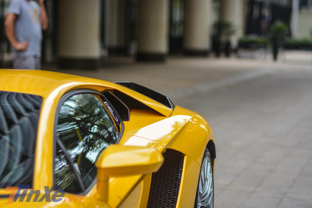 Lamborghini Aventador S c&oacute; c&ocirc;ng suất tối đa đến 740 m&atilde; lực, cao hơn 40 m&atilde; lực so với bản ti&ecirc;u chuẩn