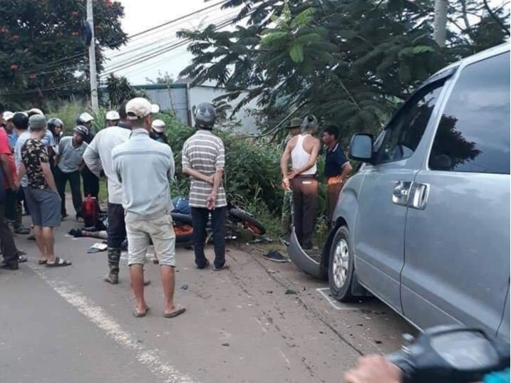 Bị đ&acirc;m ở tốc độ cao n&ecirc;n cả hai nam thanh ni&ecirc;n tr&ecirc;n chiếc Honda Winner 150 đều tử vong