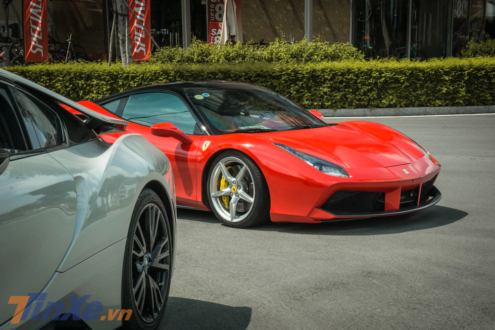 Th&ocirc;ng tin ban đầu cho hay, ho&aacute; ra đ&acirc;y ch&iacute;nh l&agrave; si&ecirc;u xe Ferrari 488 GTB m&agrave;u x&aacute;m từng thuộc sở hữu của Cường Đ&ocirc;-la