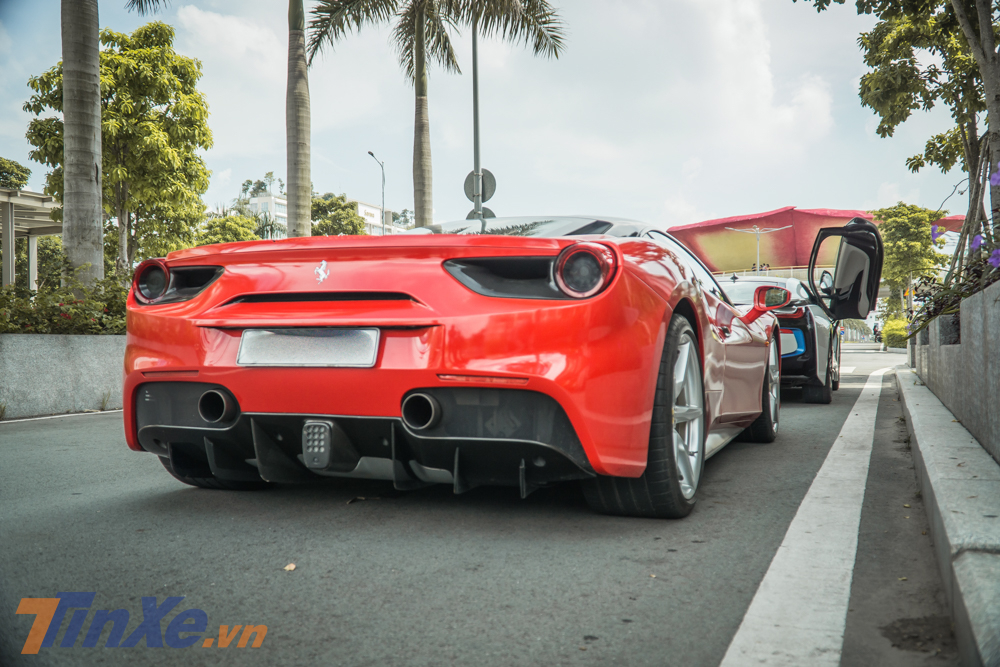 si&ecirc;u xe Ferrari 488 GTB được rao b&aacute;n với mức gi&aacute; 7,3 tỷ đồng