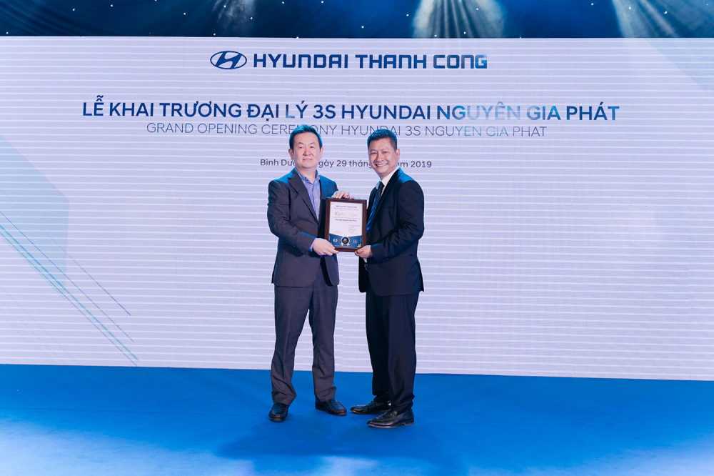 Đại l&yacute; Hyundai 3S Nguy&ecirc;n Gia Ph&aacute;t
