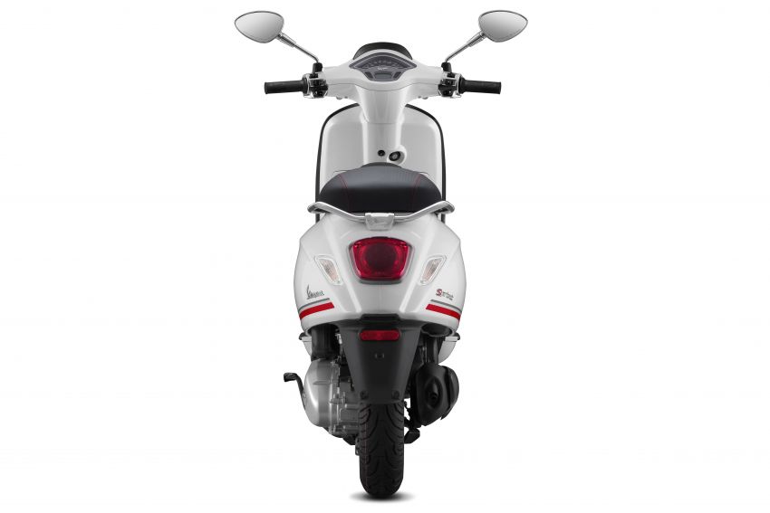 Đu&ocirc;i xe Vespa Sprint Carbon 2019