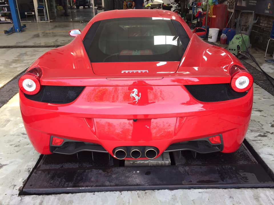 Đây là chiếc siêu xe Ferrari 458 Italia thứ hai tại Việt Nam nâng cấp lên gói phuộc hơi Air Rex