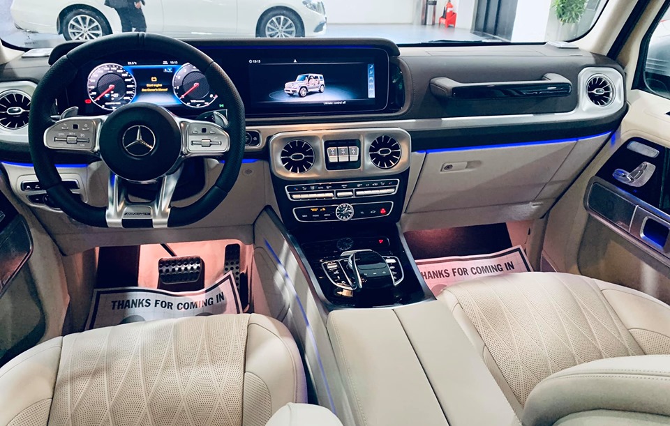 Cận cảnh khoang lái của Mercedes-AMG G63 2019 chính hãng thứ 2 bàn giao cho khách Cận cảnh khoang lái của Mercedes-AMG G63 2019 chính hãng thứ 2 bàn giao cho khách